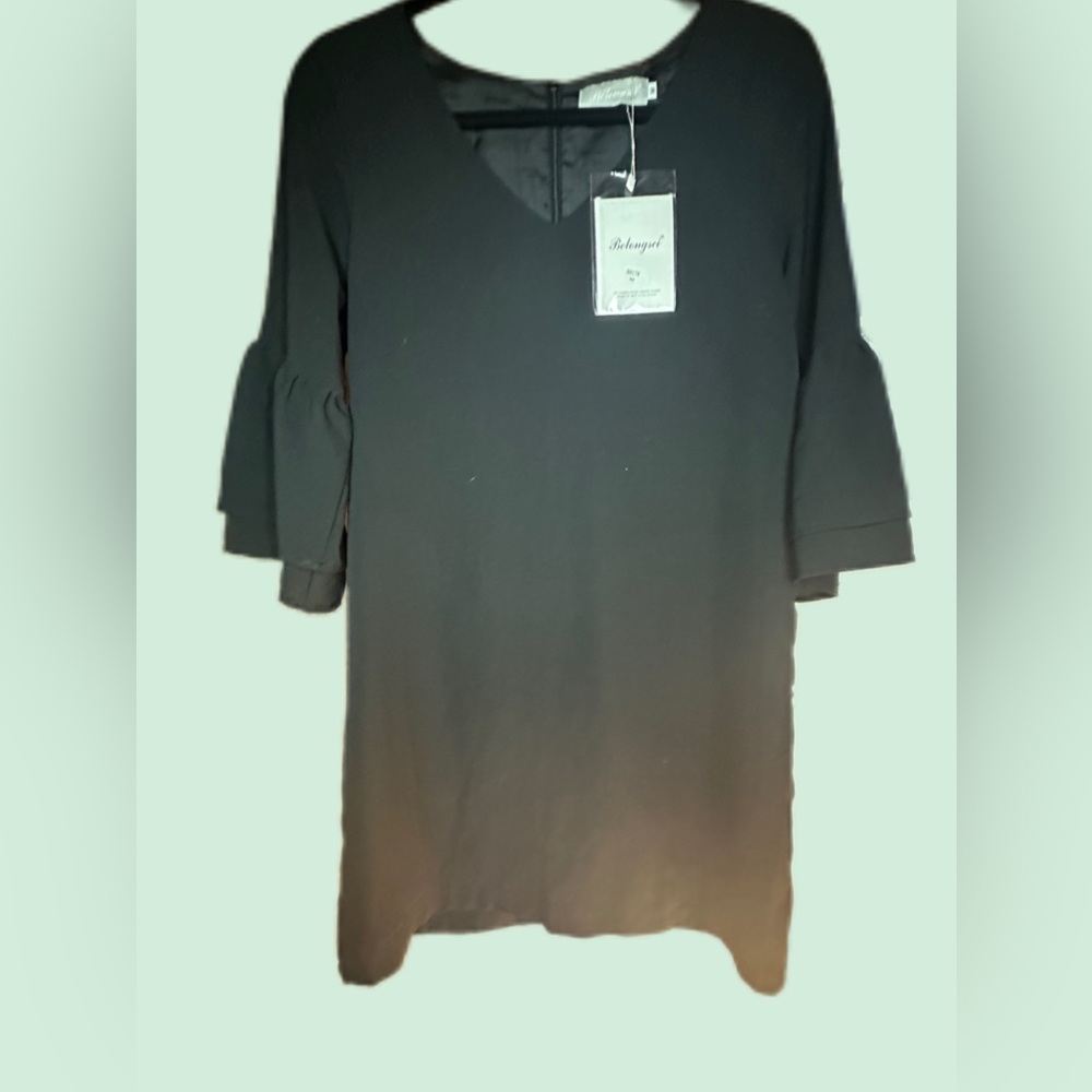 NEW Black V Neck Ruffle Bell Sleeve Dress Lnee‎ Length Medium with imperfection